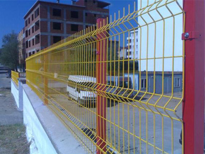 西藏三角折弯护栏网